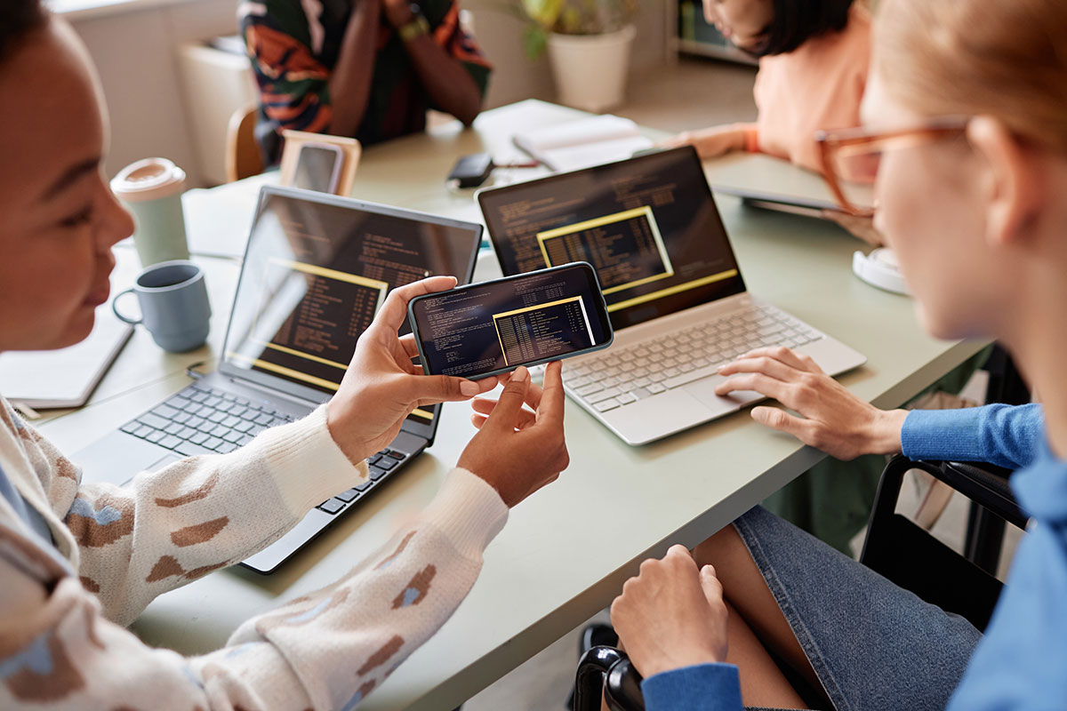 7 Credit-Friendly Side Hustles That Won’t Hurt Your Score (2025 Guide)